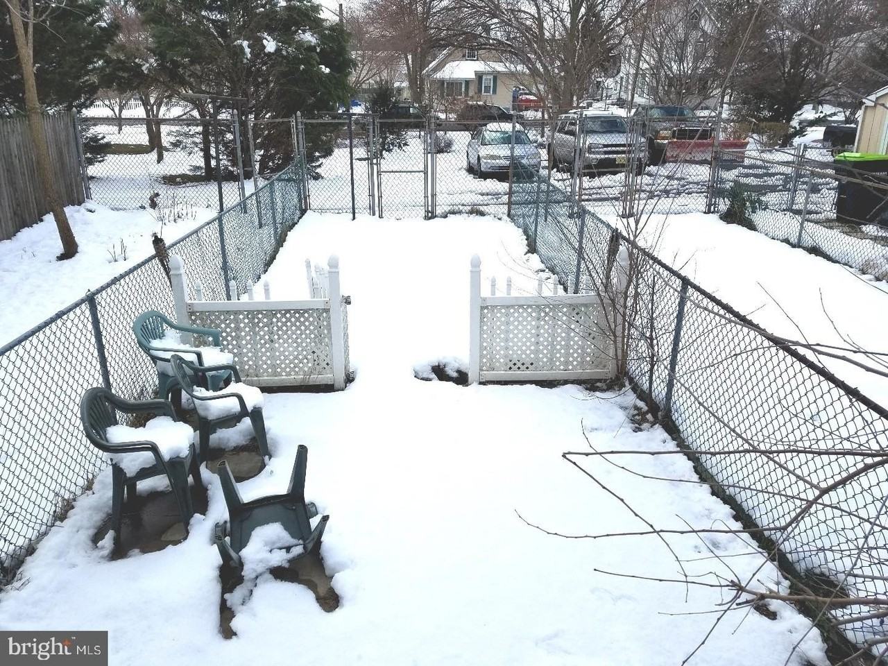 631 Schiller Ave - Photo 4 of 9