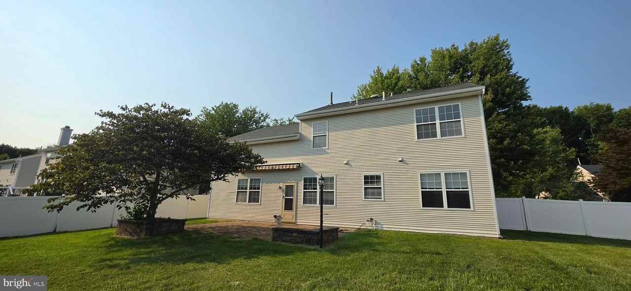35 Oakmont Ter - Photo 3 of 19