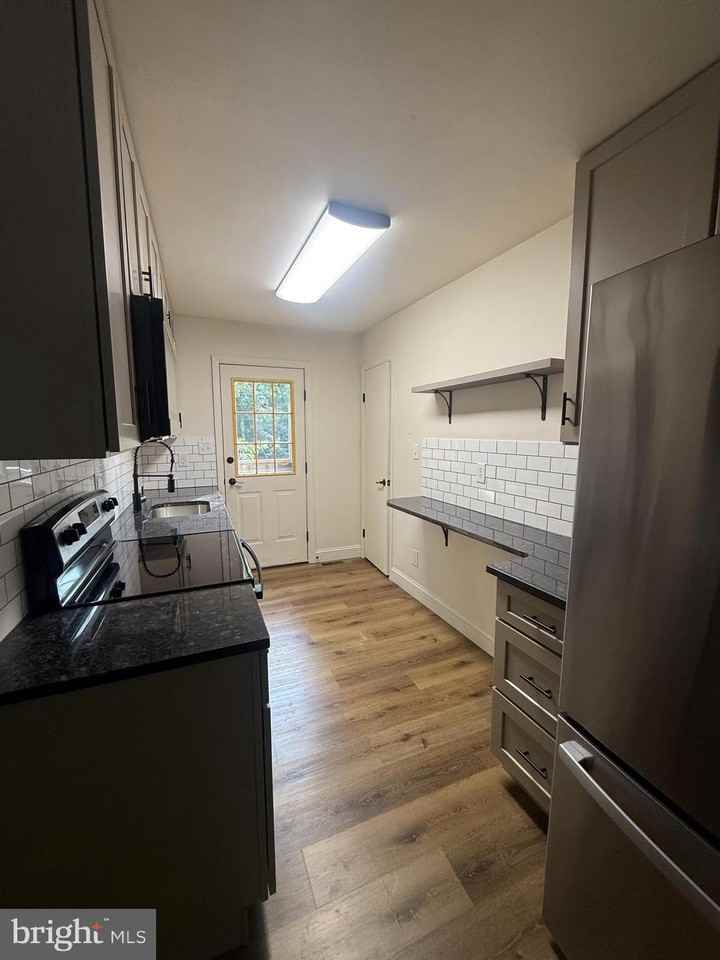 266A N 11th St - Photo 3 of 8