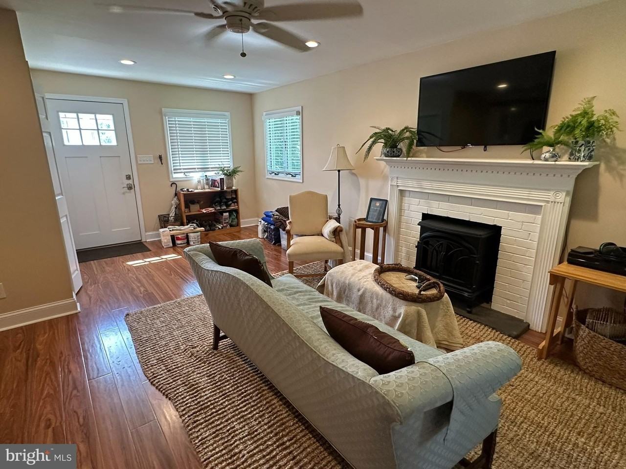 217 Lyster Rd - Photo 6 of 39