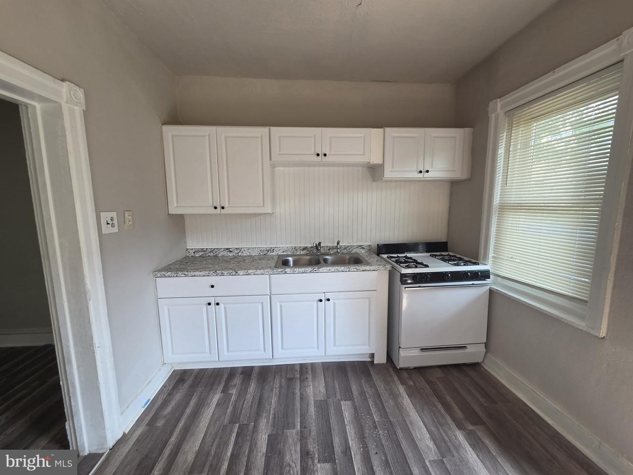 4829 N 10th St - Photo 7 of 24