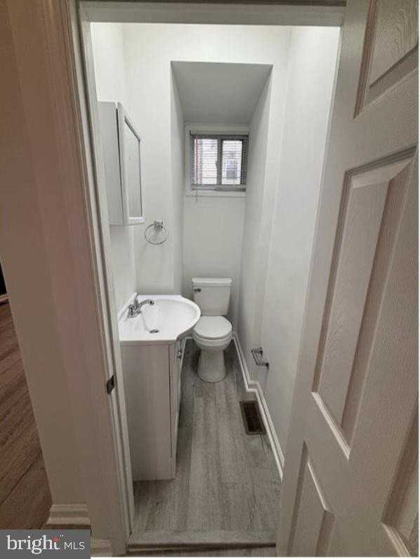1404 S 24th St - Photo 5 of 8