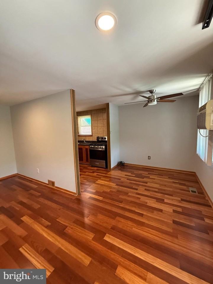 10786 Lockart Rd #2ndFL - Photo 3 of 9