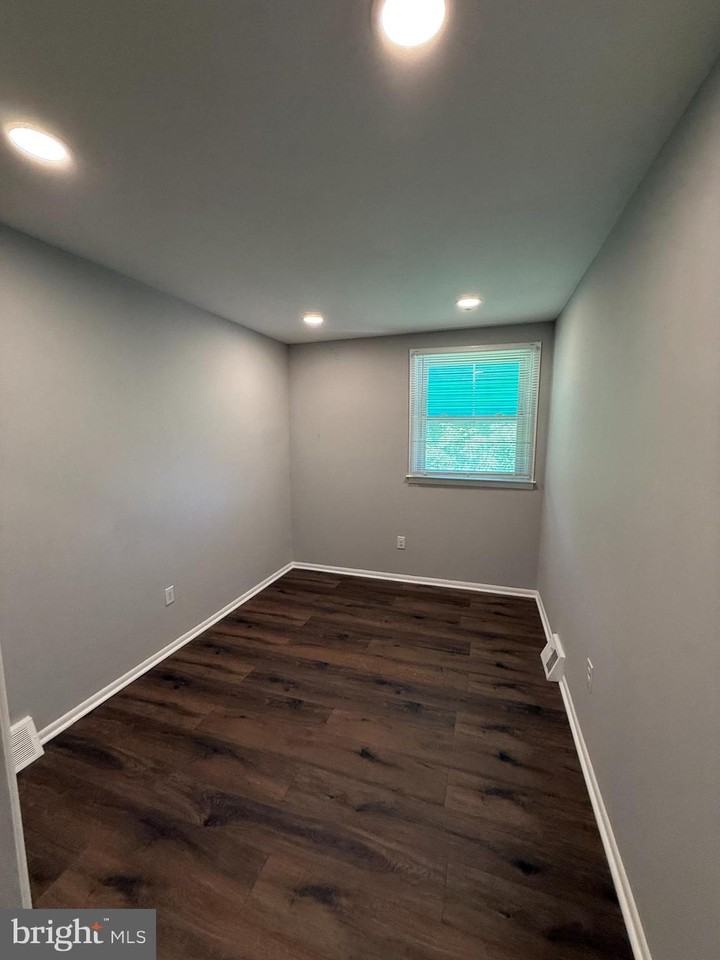 10786 Lockart Rd #2ndFL - Photo 7 of 9