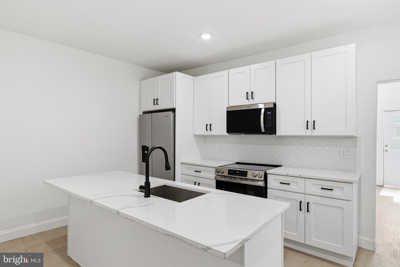 935 E Passyunk Ave #3 - Photo 3 of 22