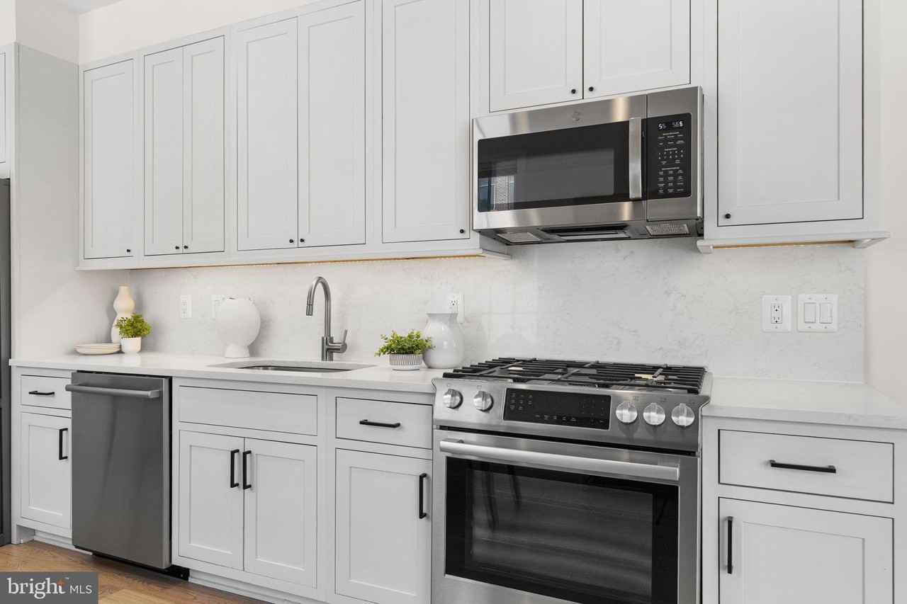 521 N Washington St #101 - Photo 6 of 45