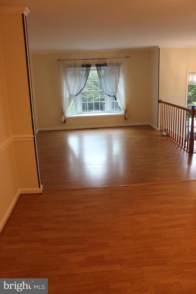 9685 Woodhenge Ct - Photo 5 of 31