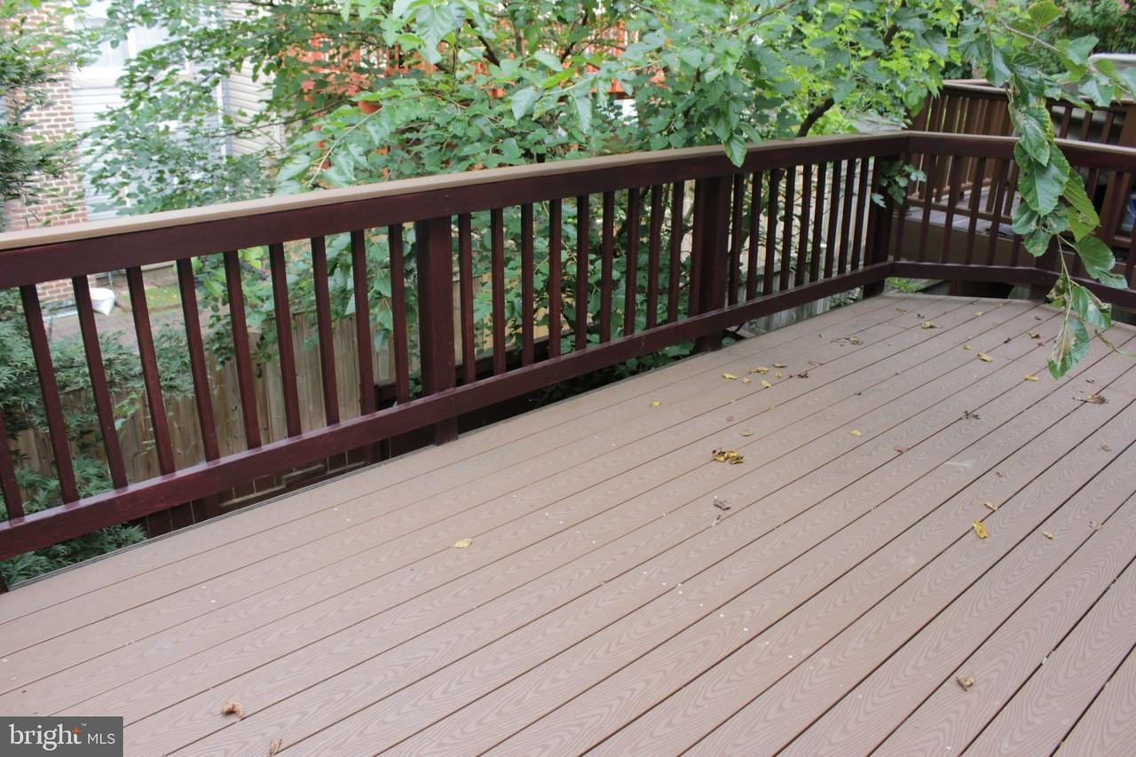 9685 Woodhenge Ct - Photo 7 of 31