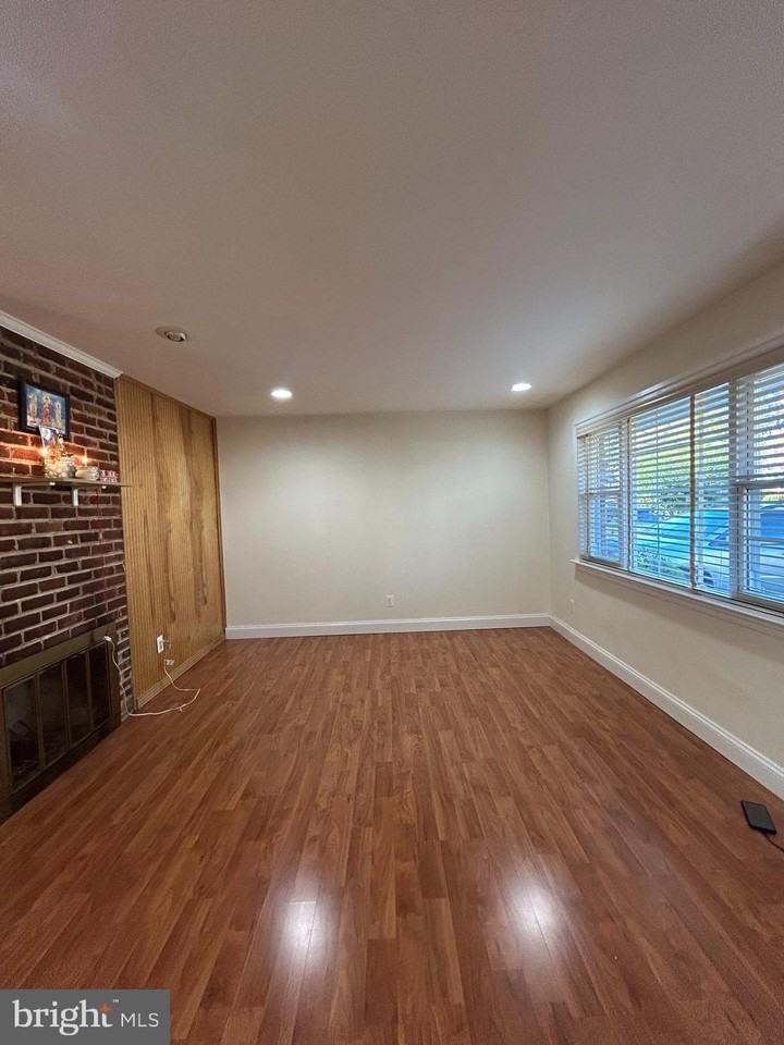 7511 Hamlet St - Photo 2 of 40