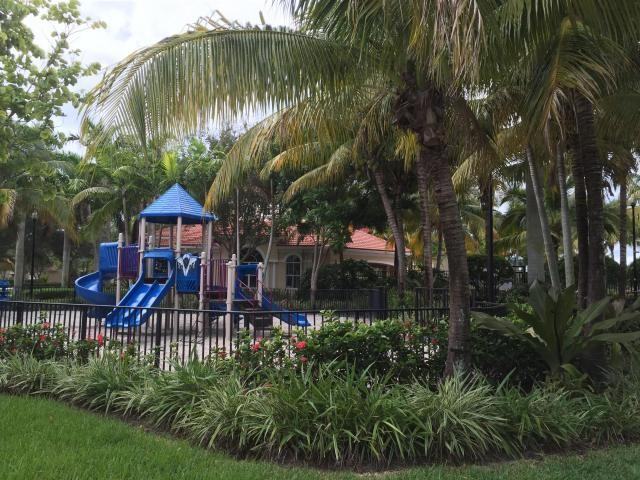 3109 N Evergreen Cir - Photo 3 of 8