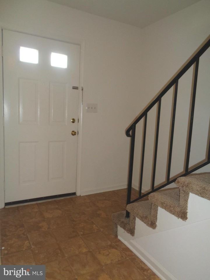 721 Olde Greenwich Cir - Photo 2 of 12