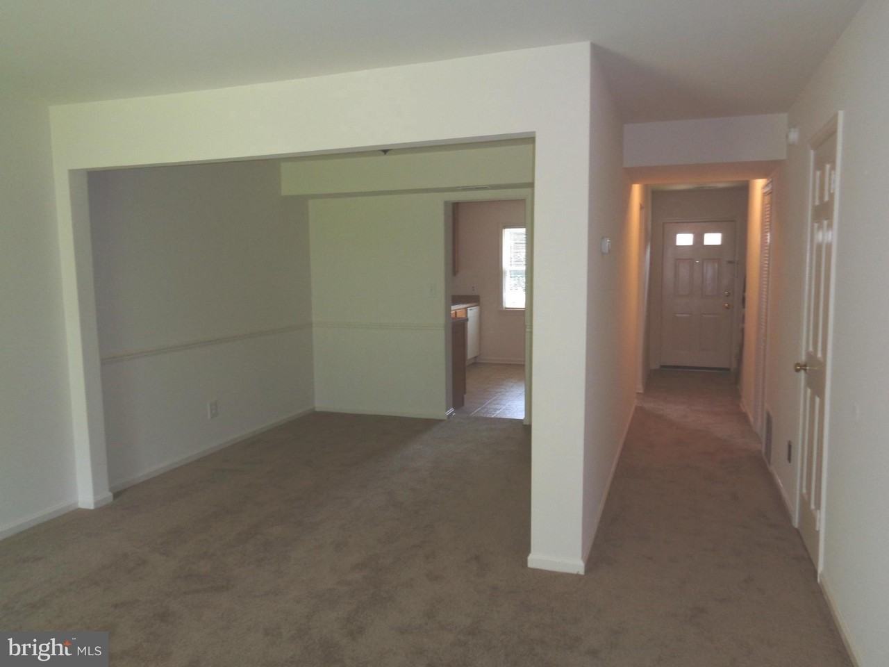 721 Olde Greenwich Cir - Photo 5 of 12