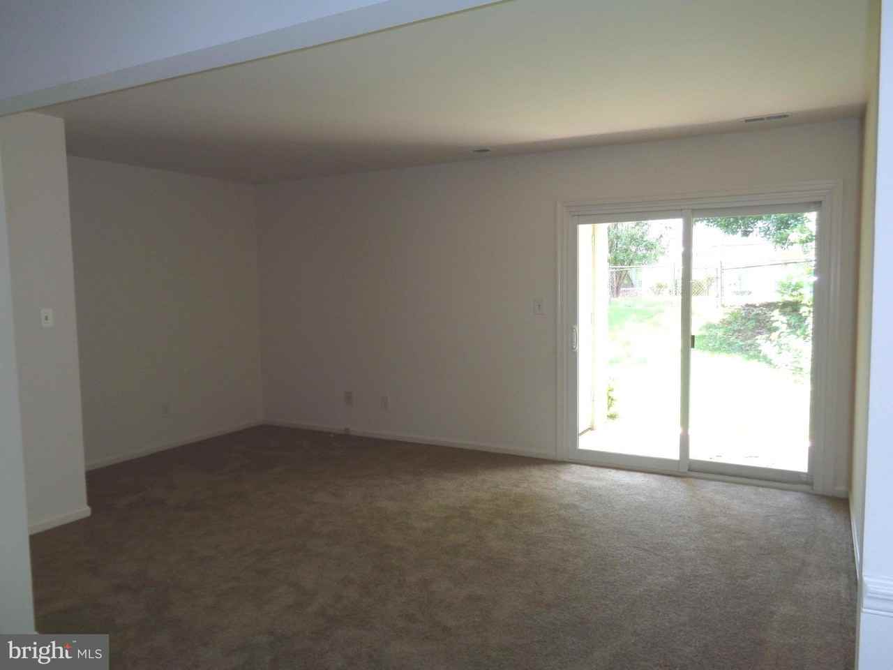 721 Olde Greenwich Cir - Photo 7 of 12
