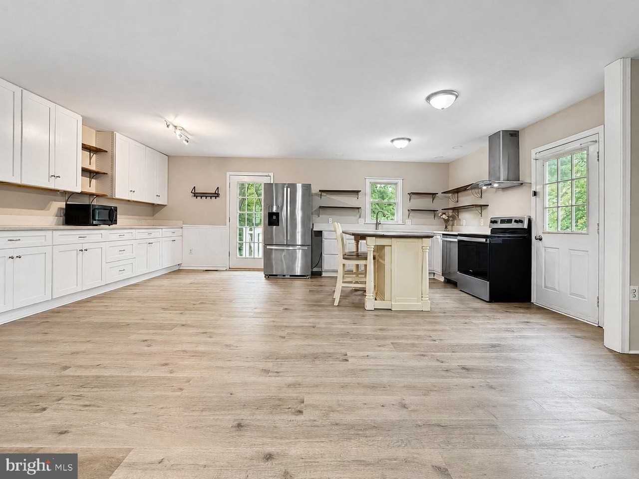 15 English Oak Cir - Photo 2 of 25