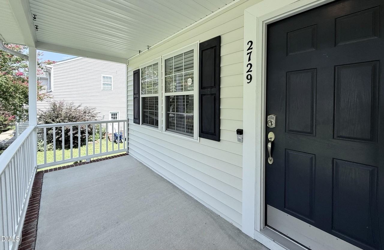 2729 E Shoreham St - Photo 2 of 50