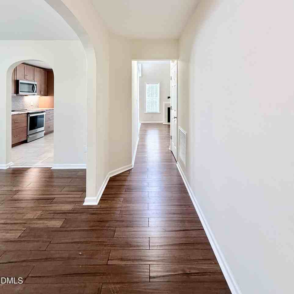 2729 E Shoreham St - Photo 3 of 50