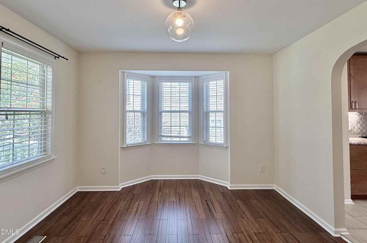 2729 E Shoreham St - Photo 4 of 50