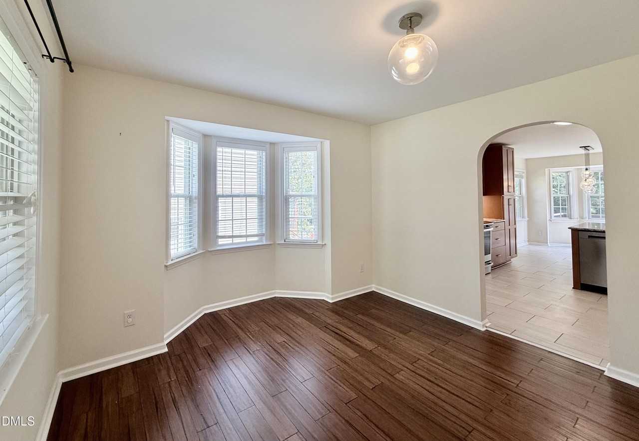 2729 E Shoreham St - Photo 6 of 50