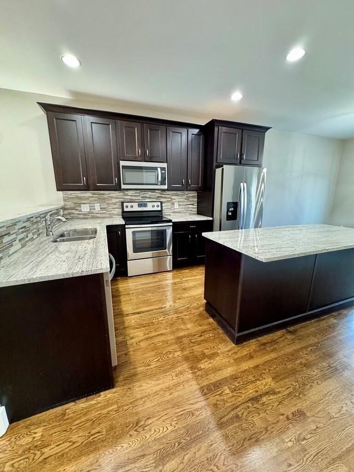 1135 Cross Pointe Dr - Photo 7 of 30