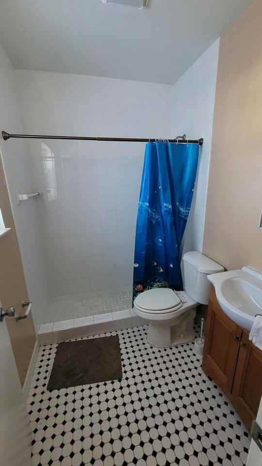 195 Gardenia St #1 - Photo 4 of 9