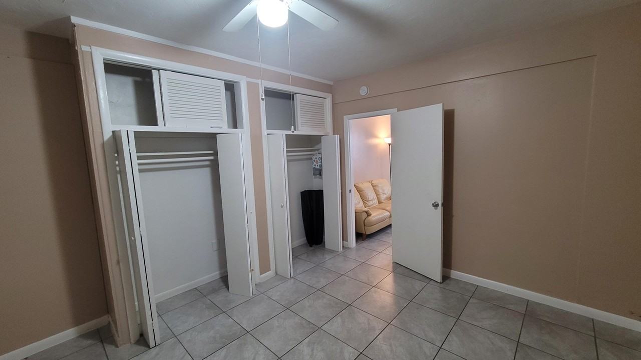 195 Gardenia St #1 - Photo 7 of 9
