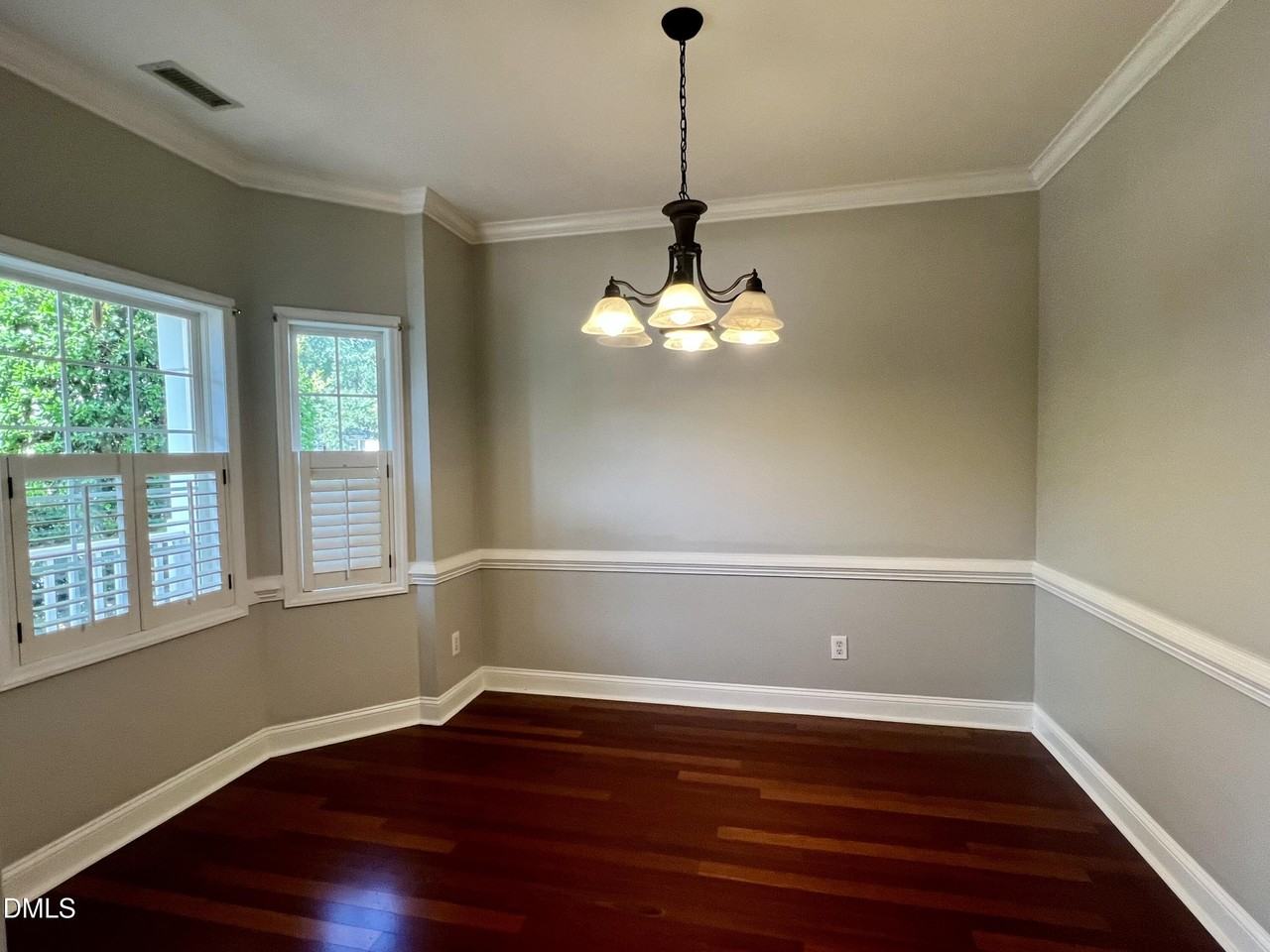 5024 Village Lawn Dr - Photo 5 of 32