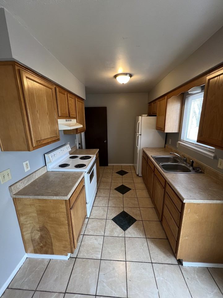 5846 Picardy St #1 - Photo 4 of 16