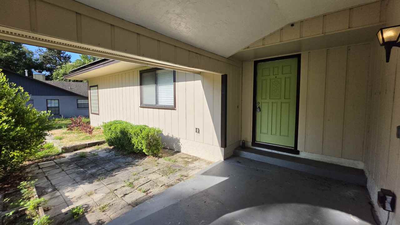 1624 Sw 77th Ter #1 - Photo 2 of 23