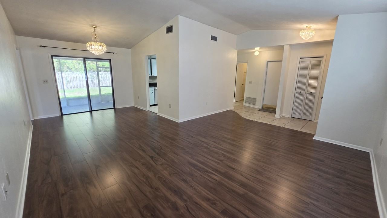 1624 Sw 77th Ter #1 - Photo 3 of 23