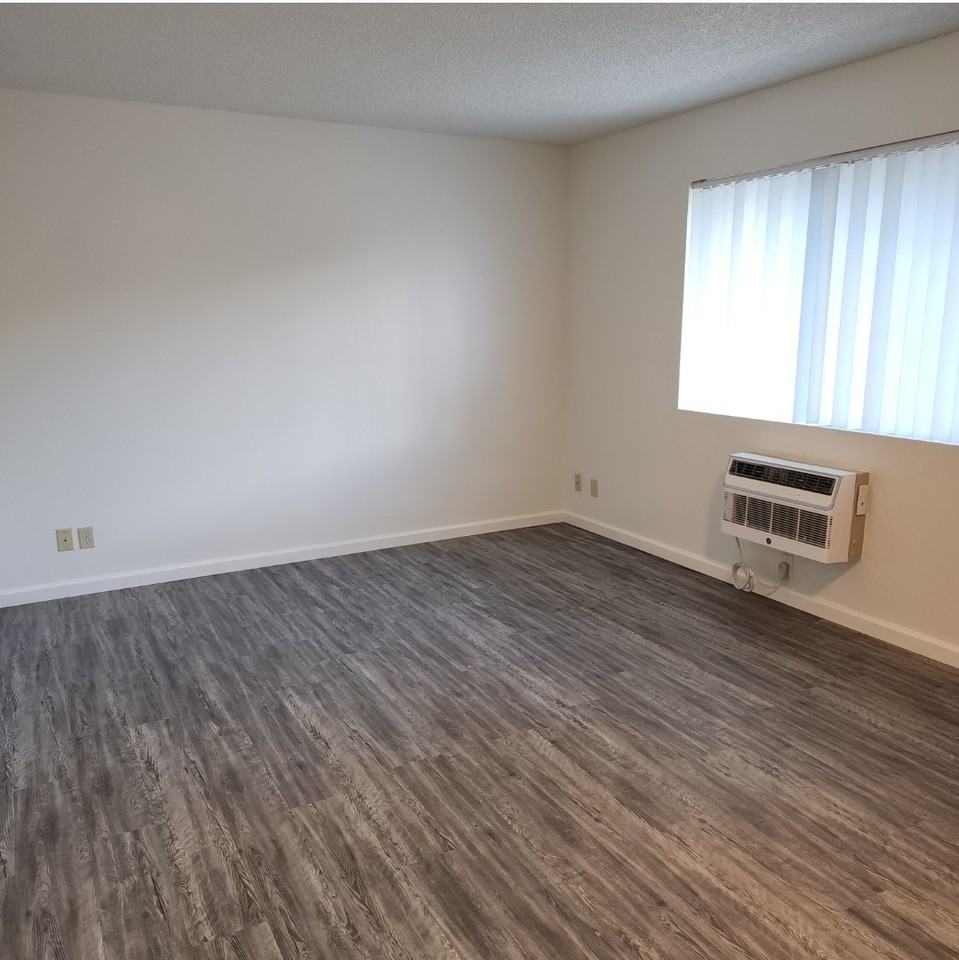 1225 North Catalina Avenue #Apt - Photo 3 of 5