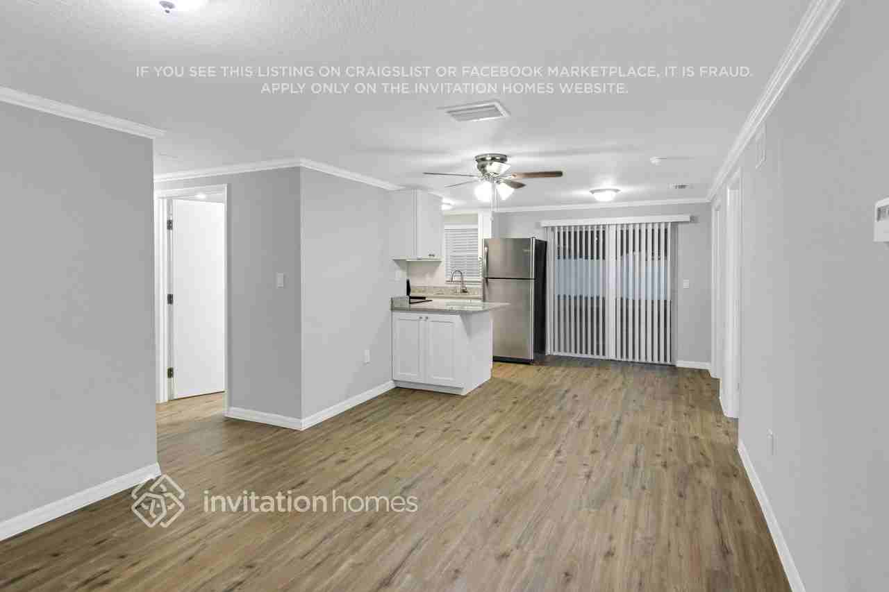 431 Floridana Dr - Photo 3 of 28