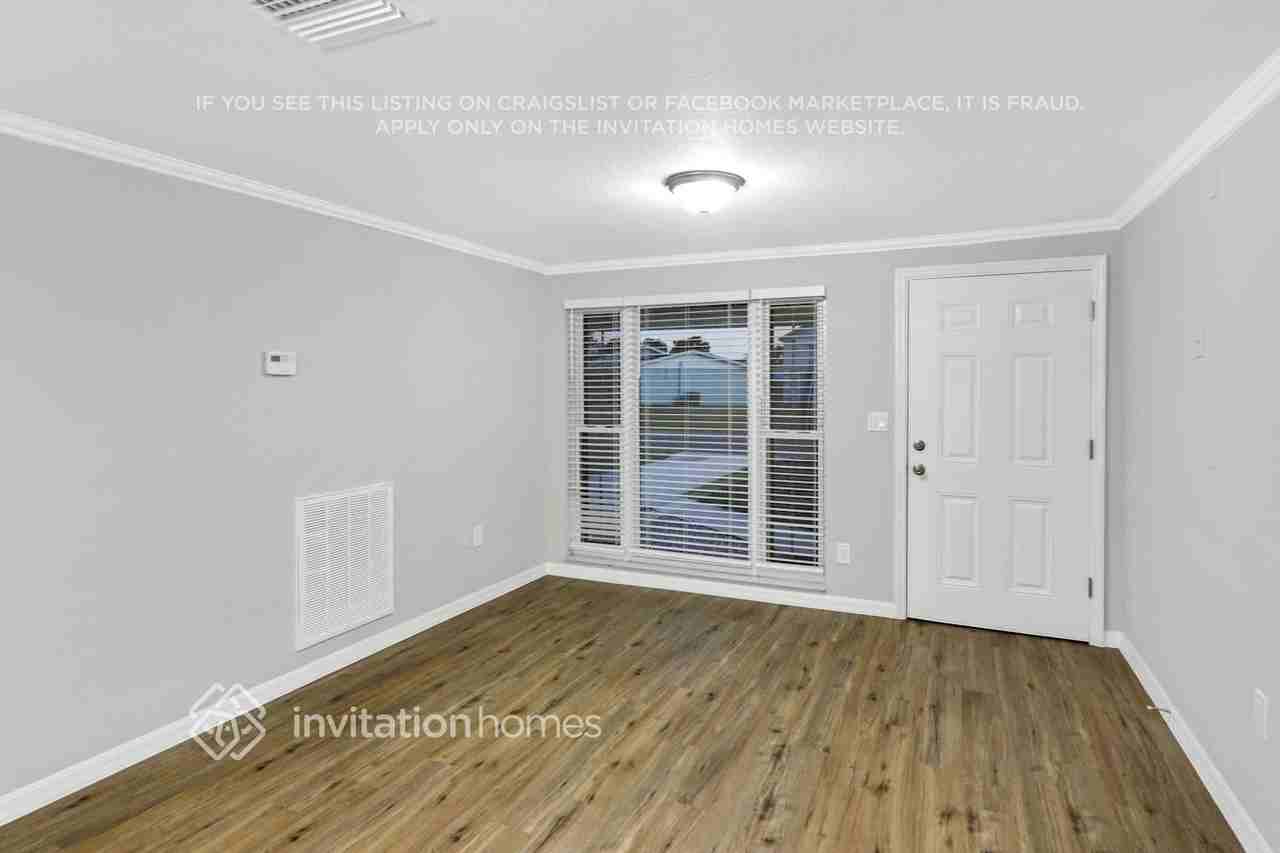 431 Floridana Dr - Photo 5 of 28