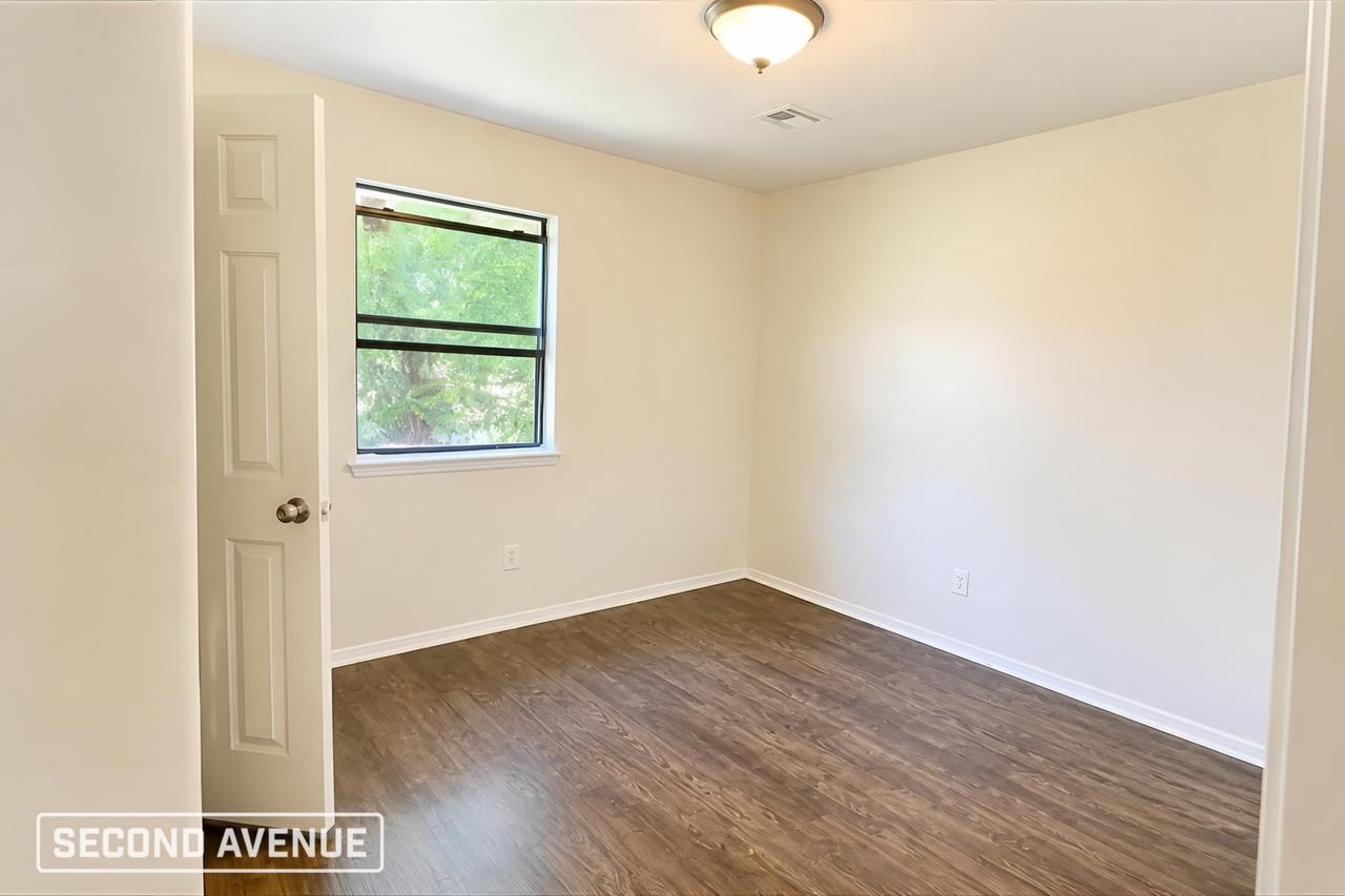 217 Nw 90th St - Photo 5 of 9