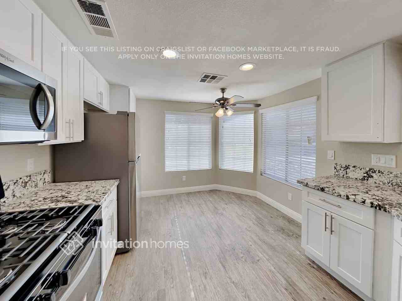 313 Abbington St - Photo 4 of 17
