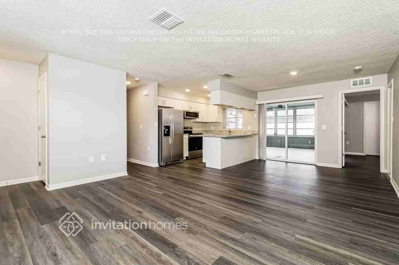 4349 Black Fox Dr - Photo 4 of 17