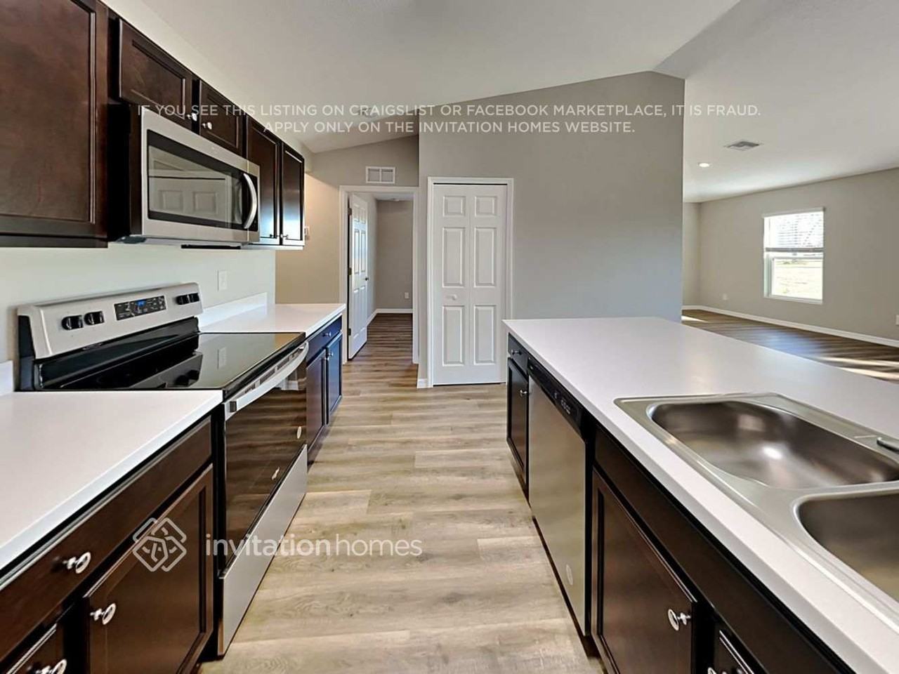 16061 Overdale Ct - Photo 7 of 19