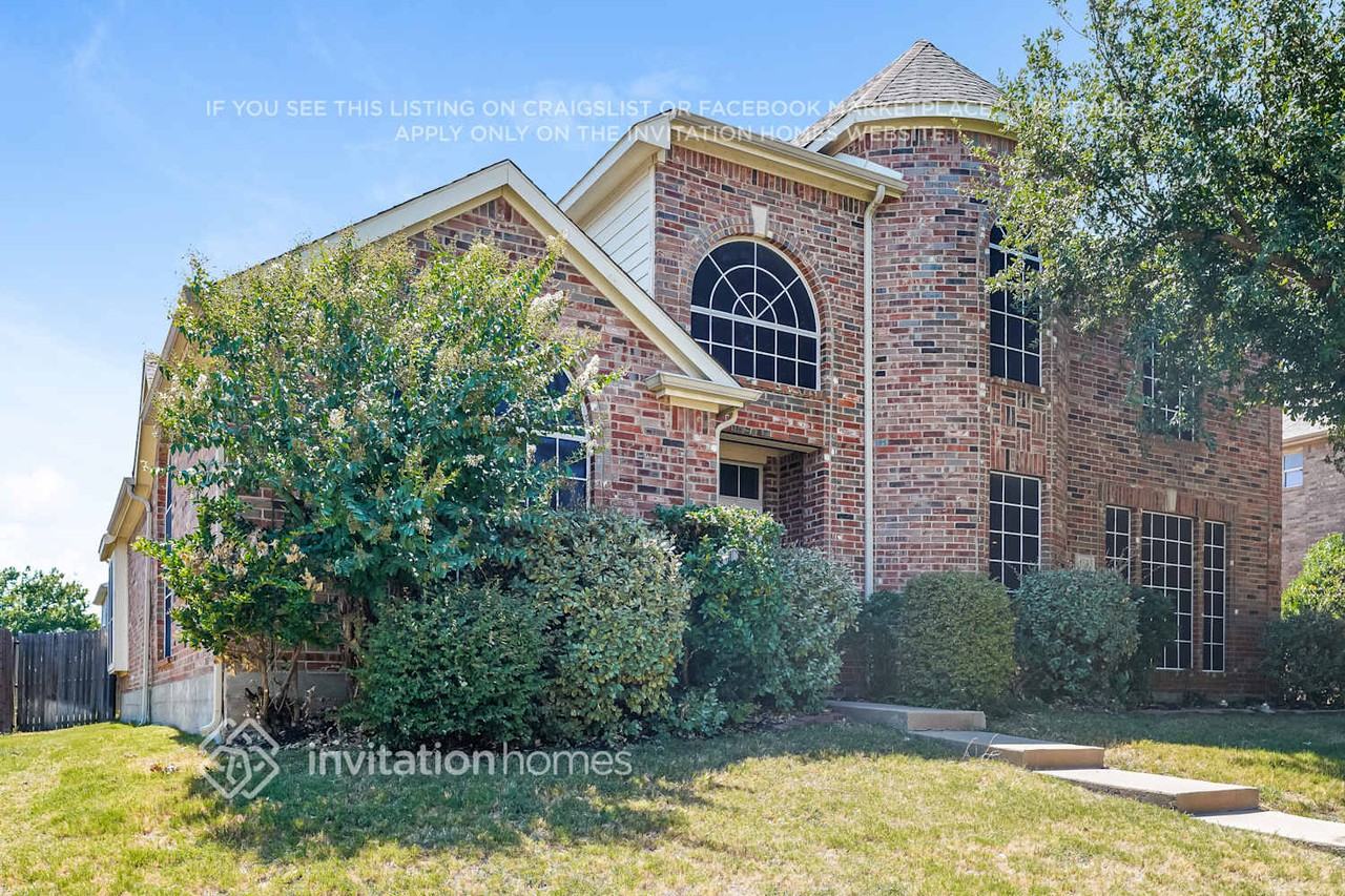 1813 Rim Rock Trl - Photo 4 of 18