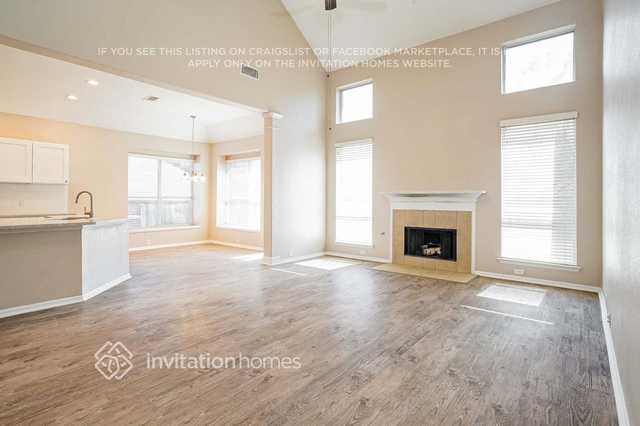 1813 Rim Rock Trl - Photo 6 of 18