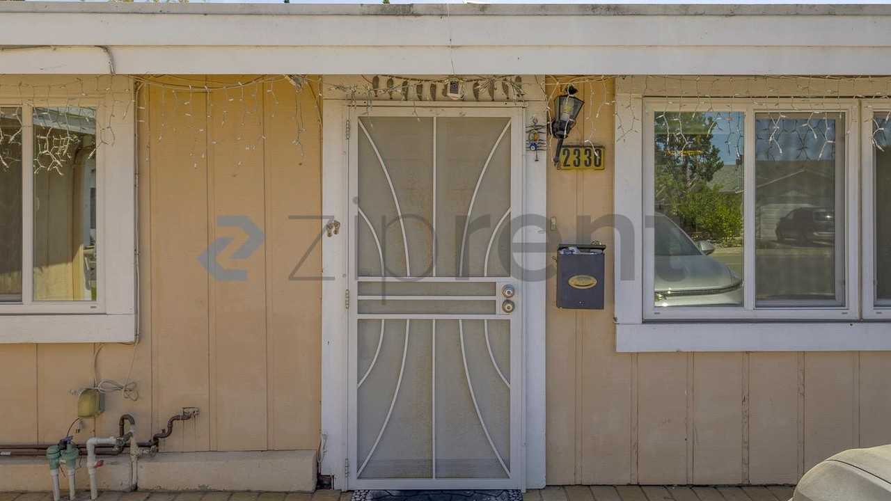 2330 Olive Ave - Photo 2 of 30