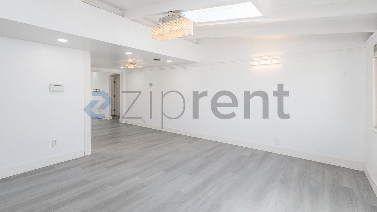2330 Olive Ave - Photo 4 of 30