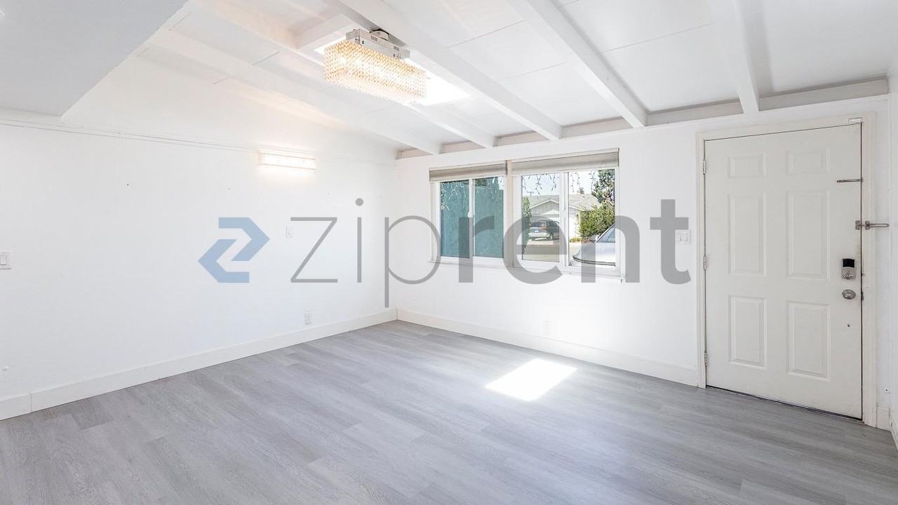 2330 Olive Ave - Photo 7 of 30