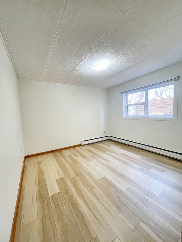 2048 Rae Street - Photo 4 of 5