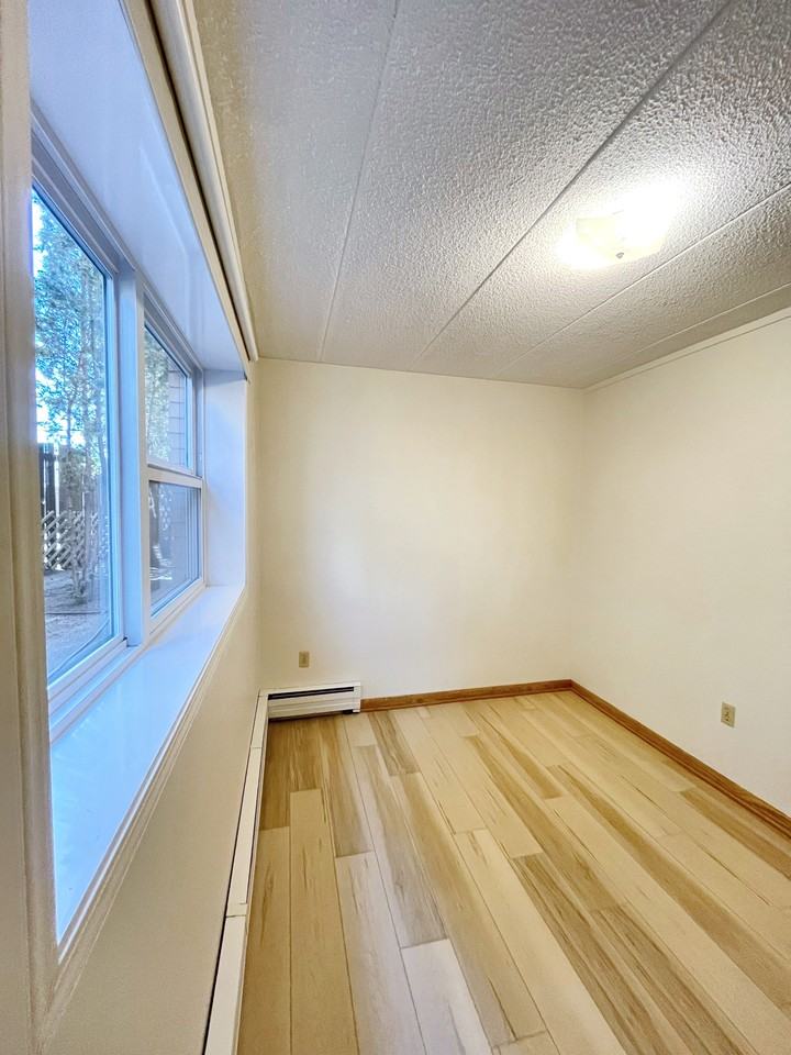 2048 Rae Street - Photo 5 of 5