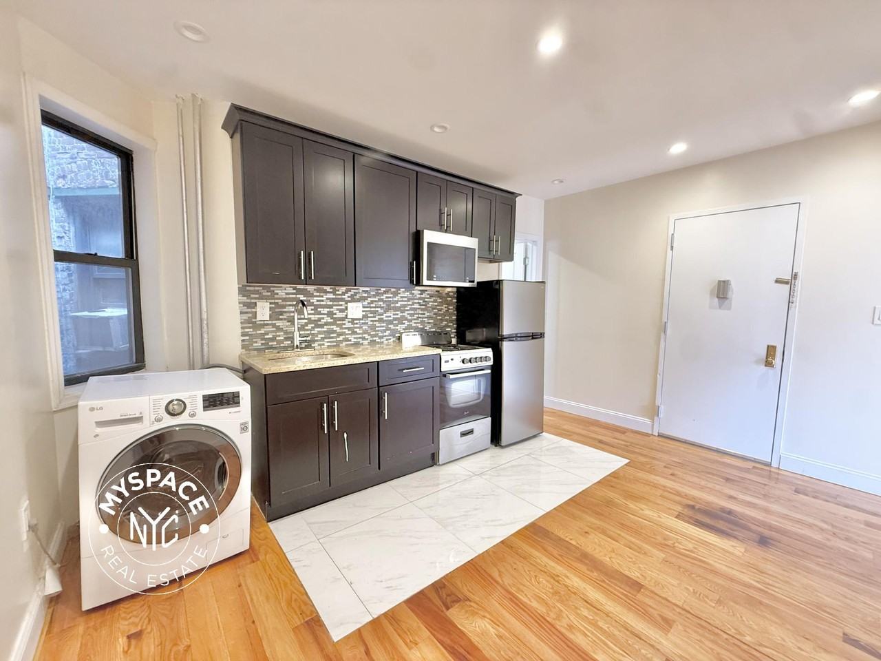 30 Rogers Ave #3D - Photo 2 of 6