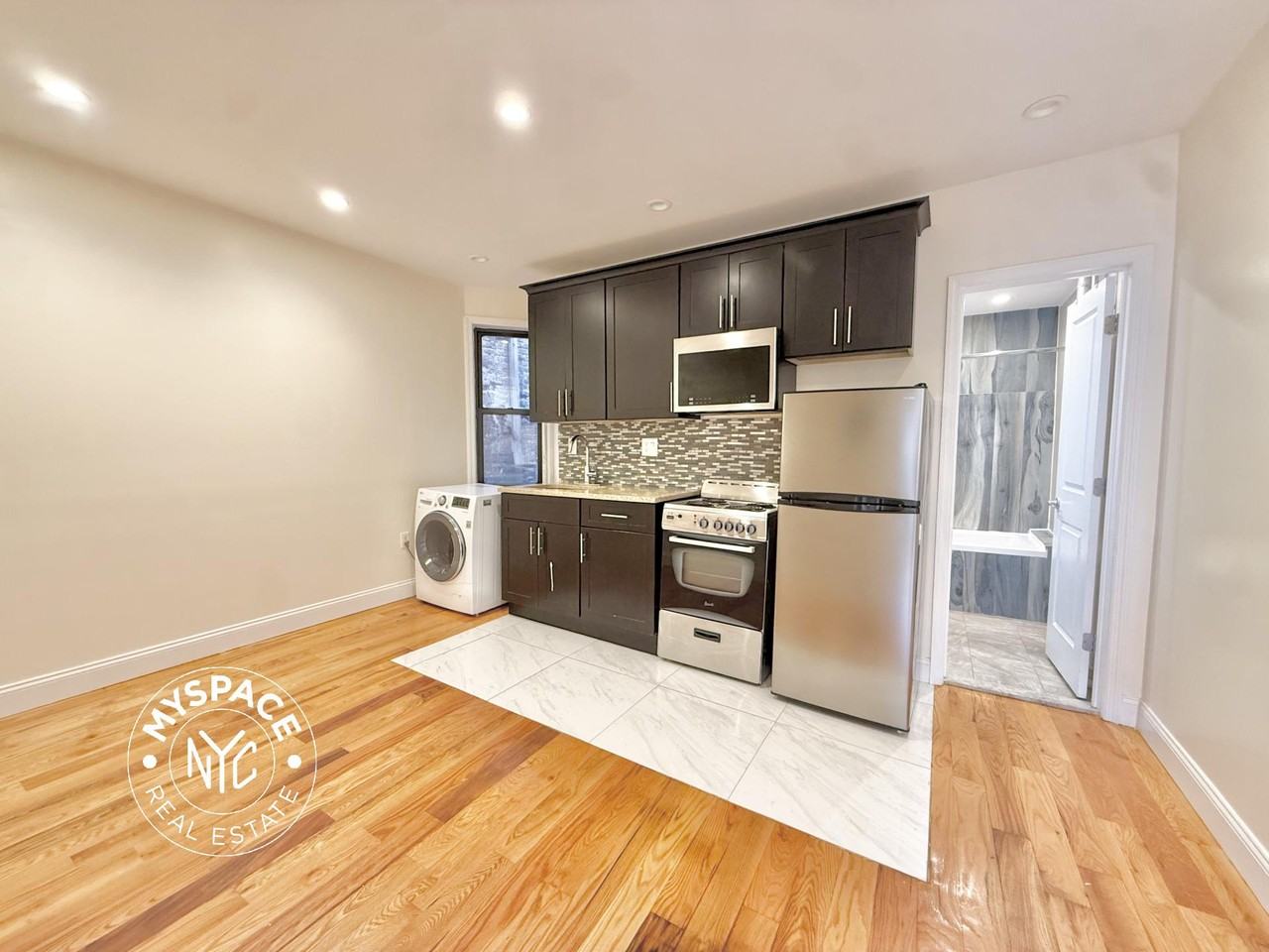 30 Rogers Ave #3D - Photo 3 of 6