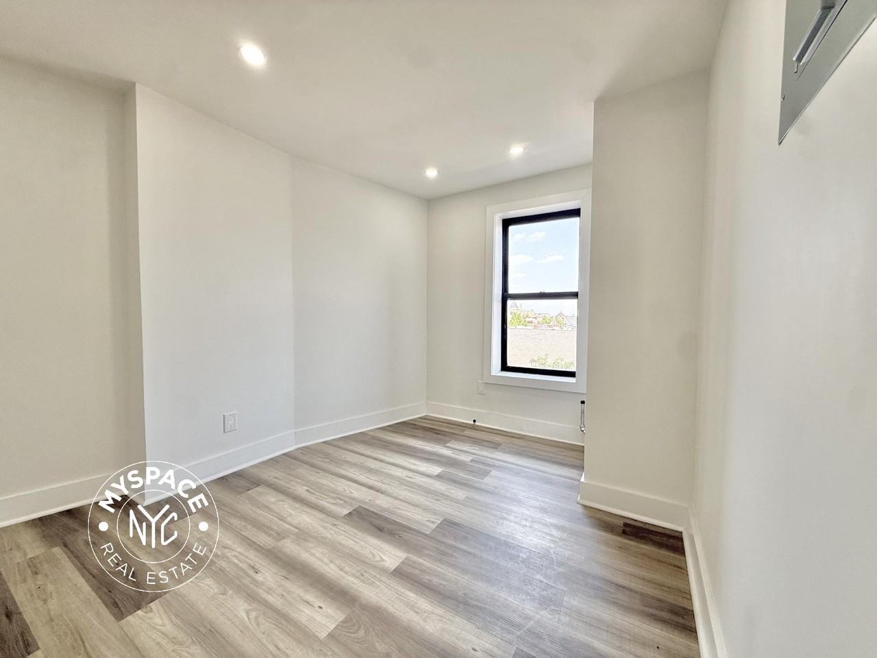 24 Rogers Ave #3a - Photo 6 of 8
