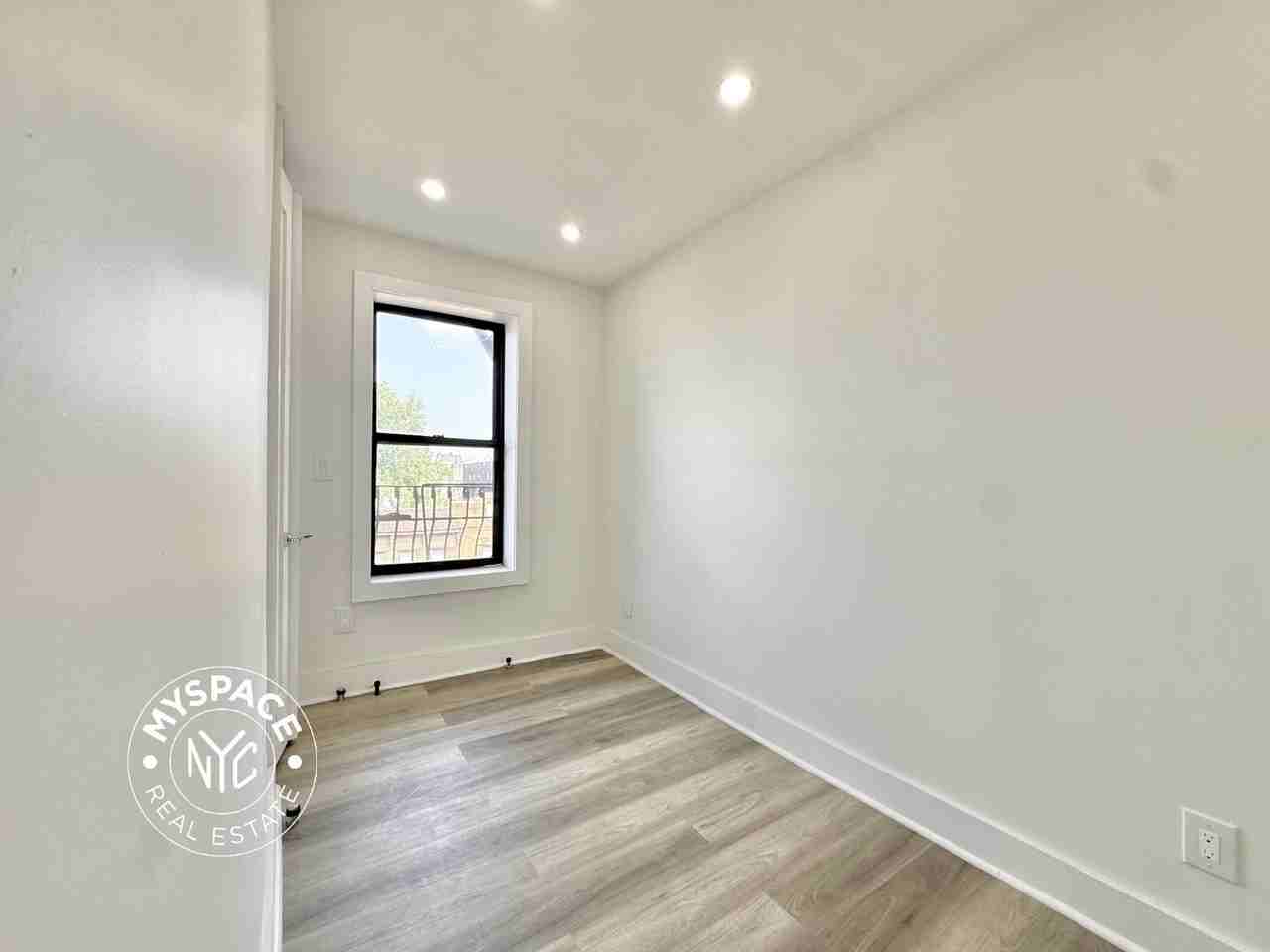 24 Rogers Ave #3a - Photo 7 of 8