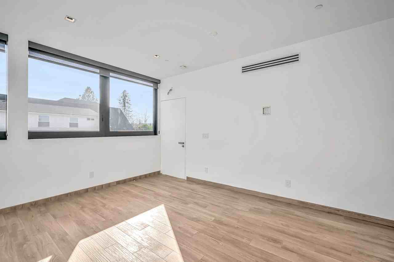 216 Tucker St #216TUCKER - Photo 5 of 7