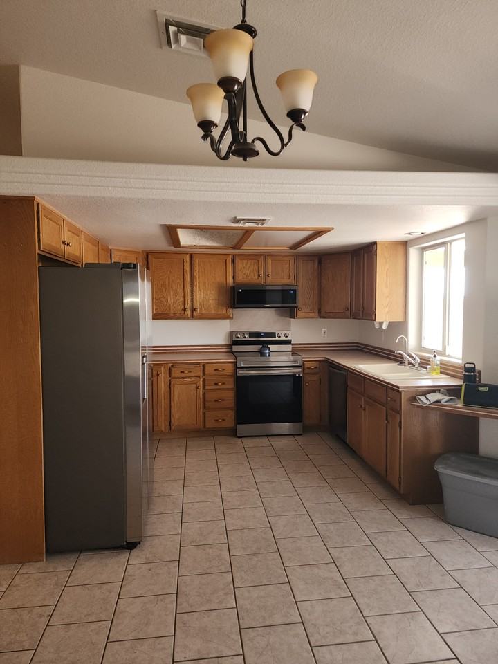 1620 Avalon Ct #A - Photo 4 of 17
