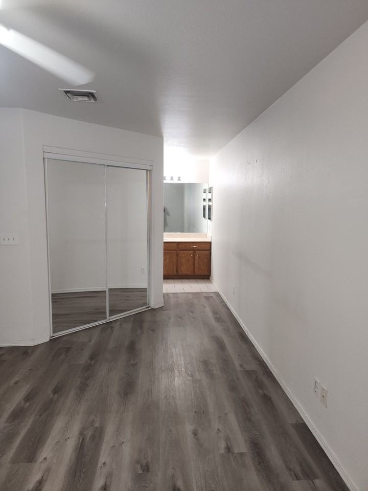 1620 Avalon Ct #A - Photo 5 of 17